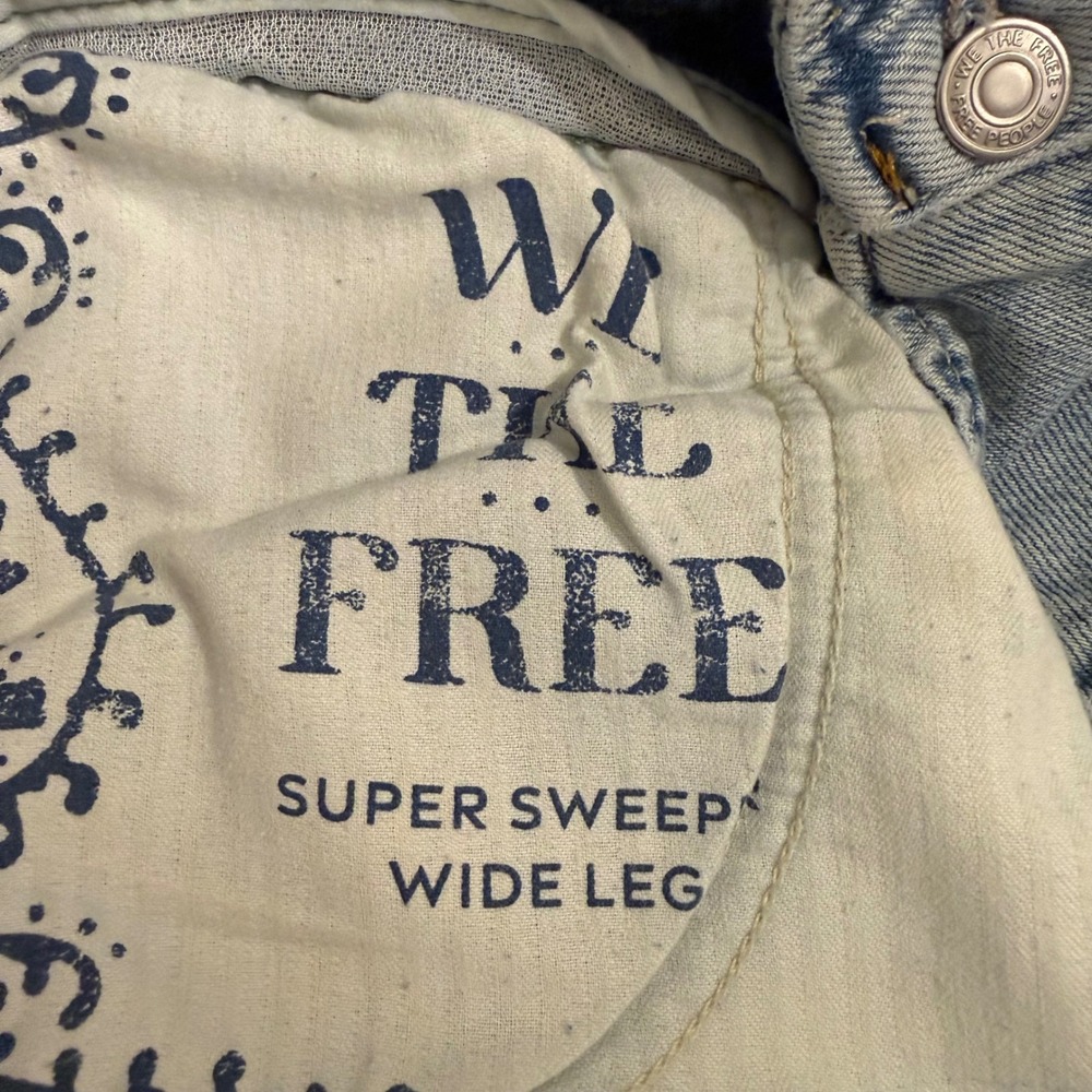 Free People We The Free Super Sweep Wide Leg Jeans Light Wash Blue Denim S - Picture 2 of 8